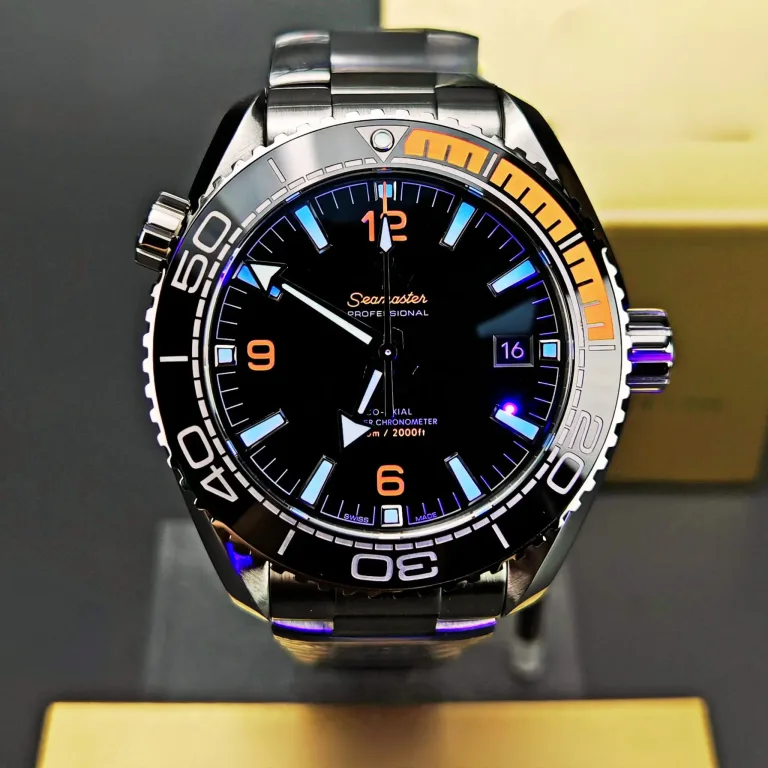 Swiss 8900 Movement detail in Omega Seamaster Planet Ocean 600M 215.30.44.21.01.002 Replica
