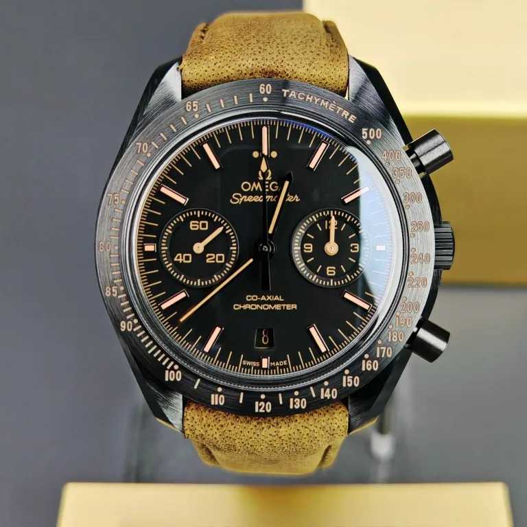 Swiss 9300 Movement detail in Omega Speedmaster Dark Side of the Moon 311.92.44.51.01.006 Replica