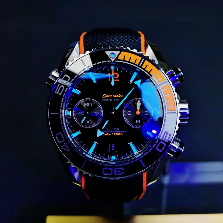 Swiss 9900 Movement detail in Omega Seamaster Planet Ocean 600M 215.32.46.51.01.001 Replica