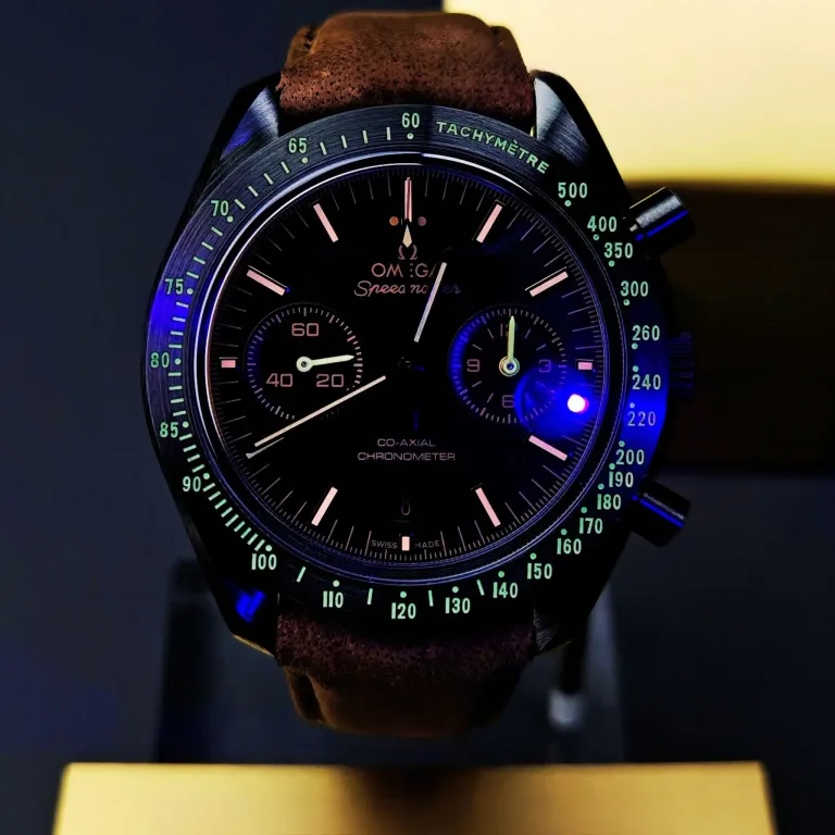 Swiss 9300 Movement detail in Omega Speedmaster Dark Side of the Moon 311.92.44.51.01.006 Replica